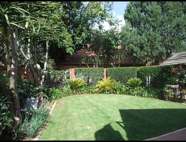 3 BEDROOM HOUSE FOR SALE IN FLORIDA HILLS